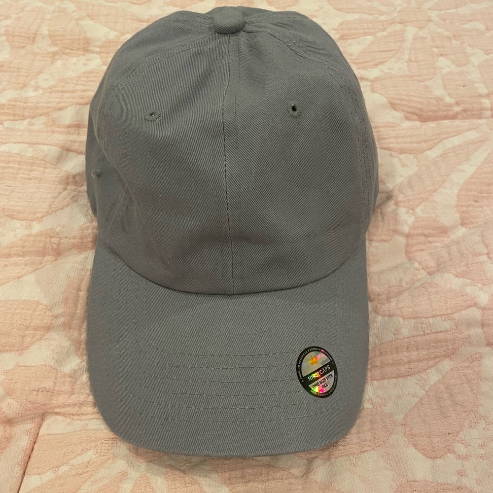 All Gray adjustable hat, In excellent condition!
